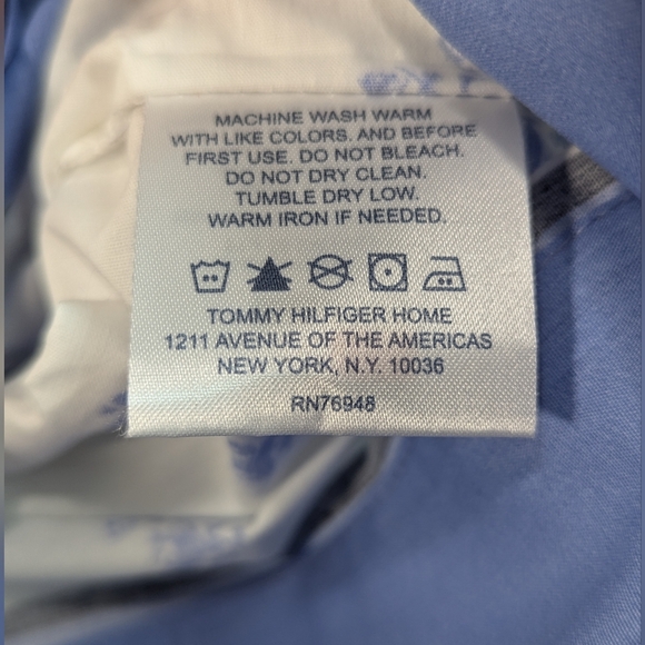 Vintage Tommy Hilfiger Blue White Lion Crest All over Logo Standard Pillow Case - Picture 5 of 5